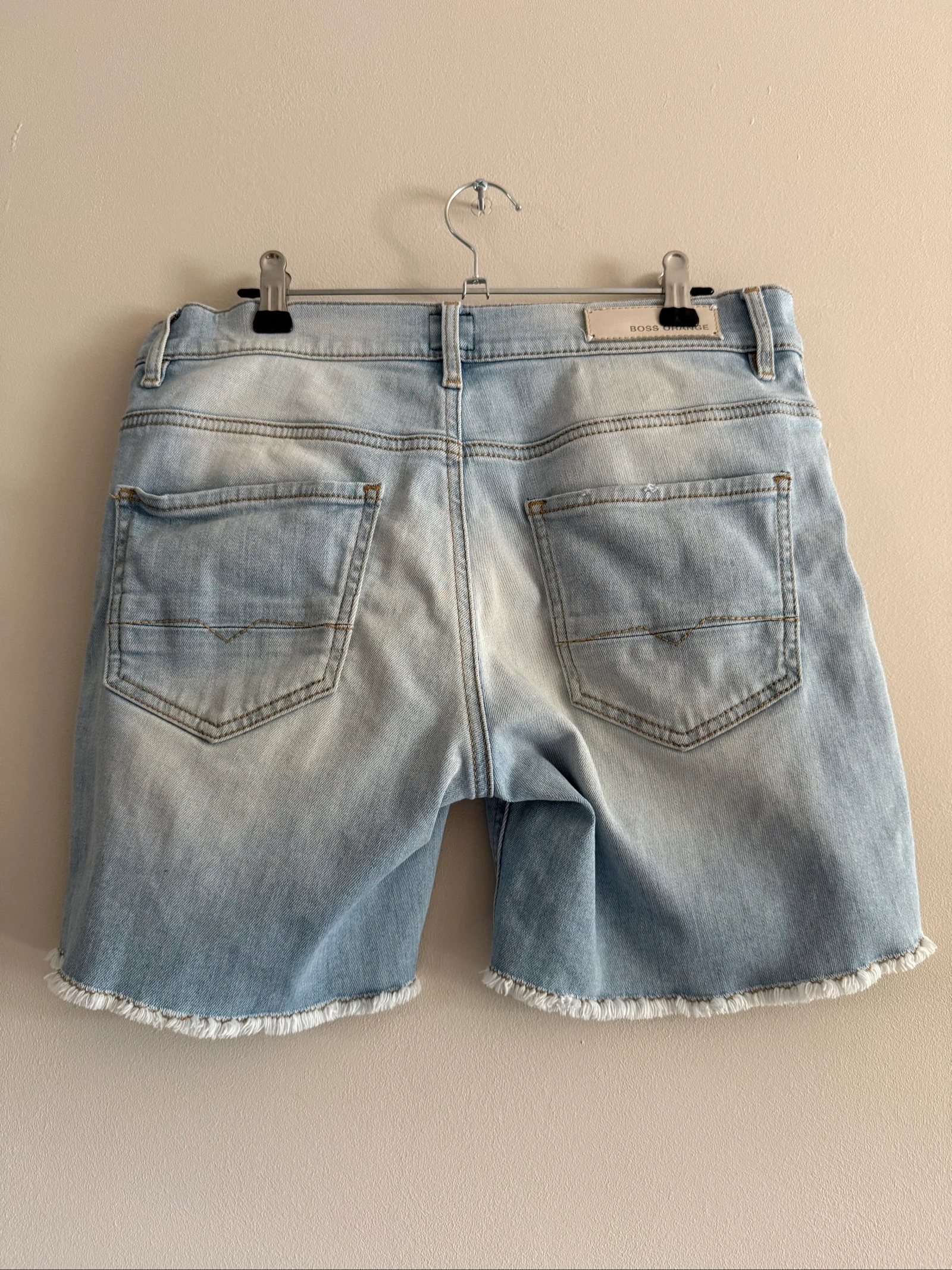 Short Jean Boss Orange Femme W25 Bleu Clair Coupe Slim Effiloché Stretch – photo 2
